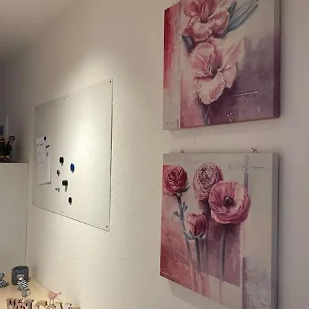 Zentrale Ruhige 3-zimmer-wohnung Apartment *