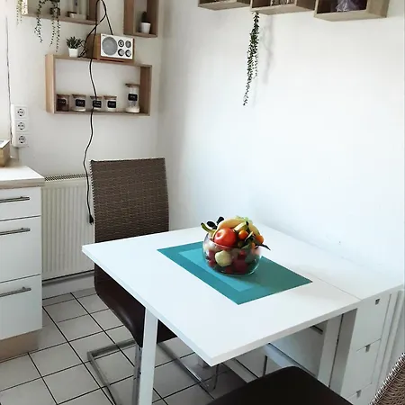 Apartment Zentrale Ruhige 3-zimmer-wohnung