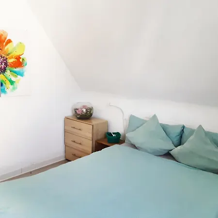 Apartment Zentrale Ruhige 3-zimmer-wohnung *