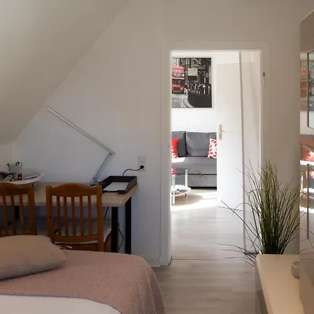Apartment Zentrale Ruhige 3-zimmer-wohnung *