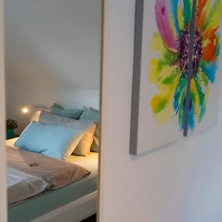 Zentrale Ruhige 3-zimmer-wohnung Apartment *